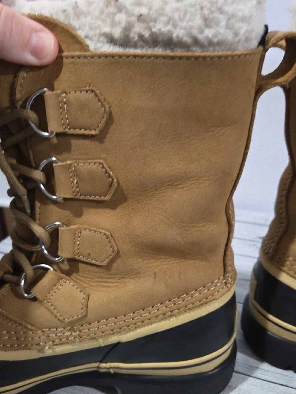 Sorel Caribou Tan and Black Insulated Waterproof Lace-Up Snow Boots Size 8